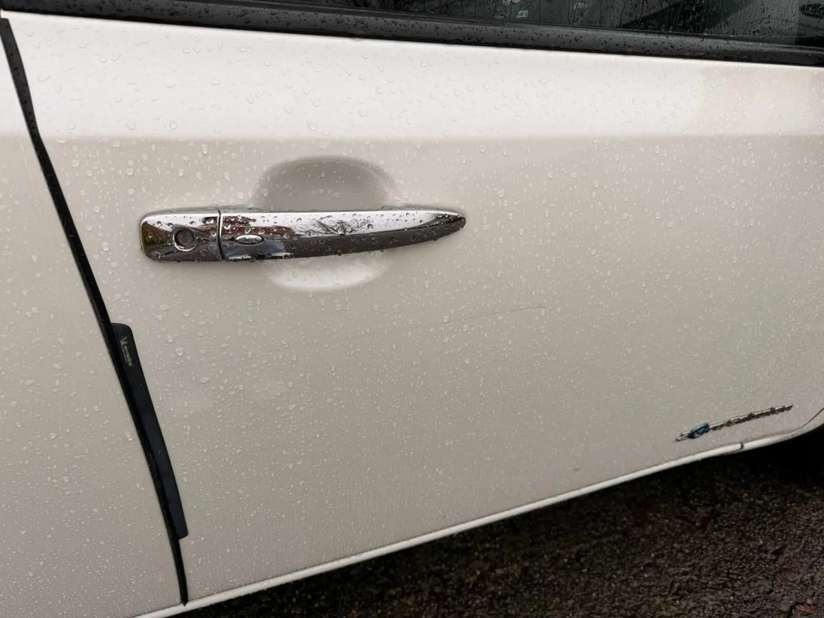 Nissan Leaf 2015 - Image 4