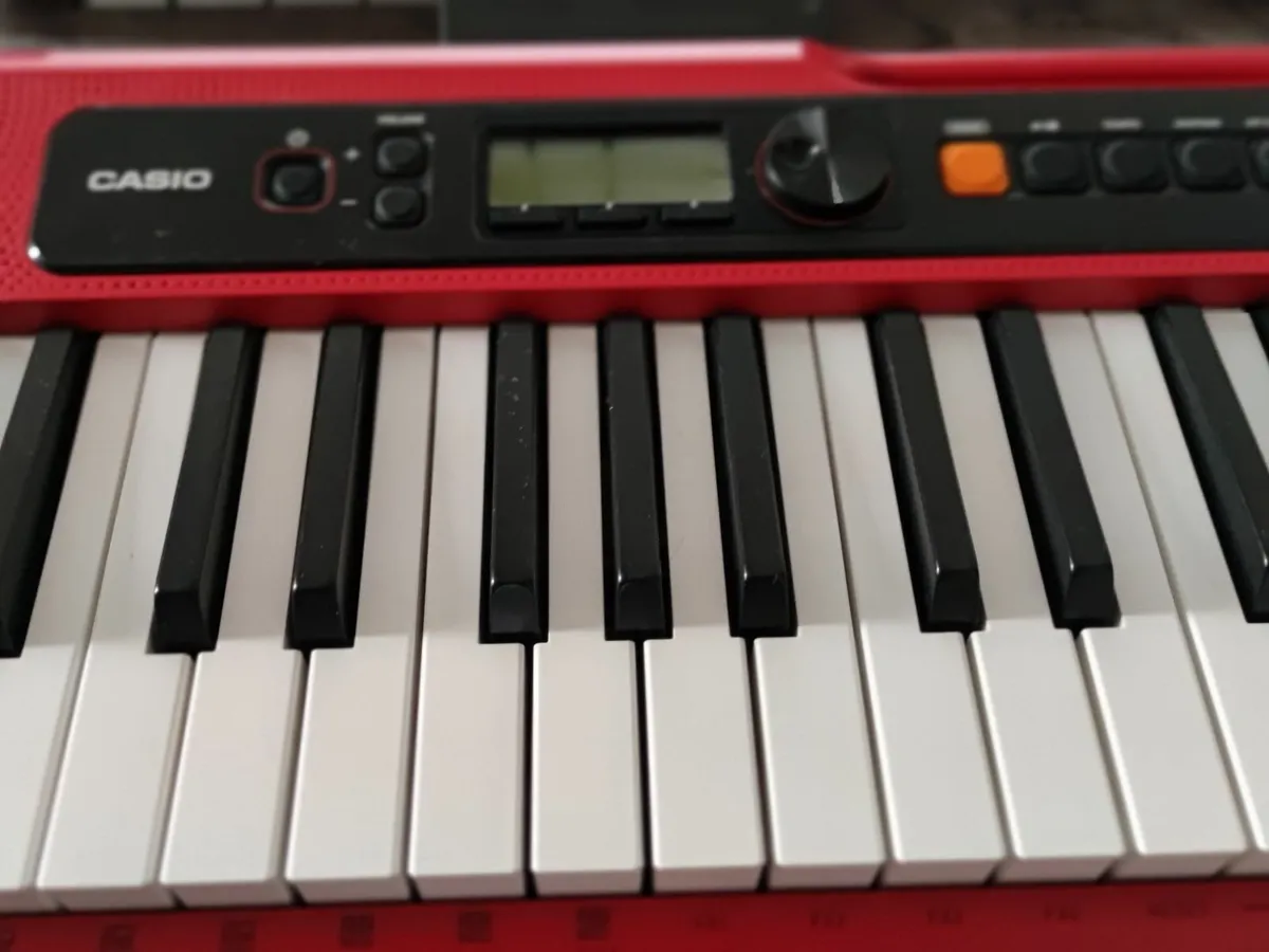 Casiotone CT-S200RD (Red) Keyboard - Image 2