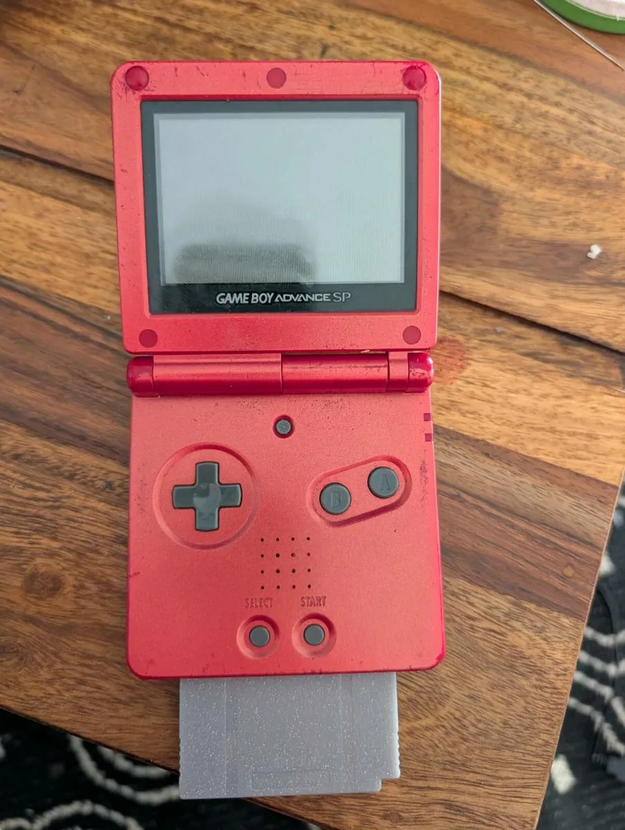 Gameboy Advance SP Backlit & Pokémon Silver - Image 3