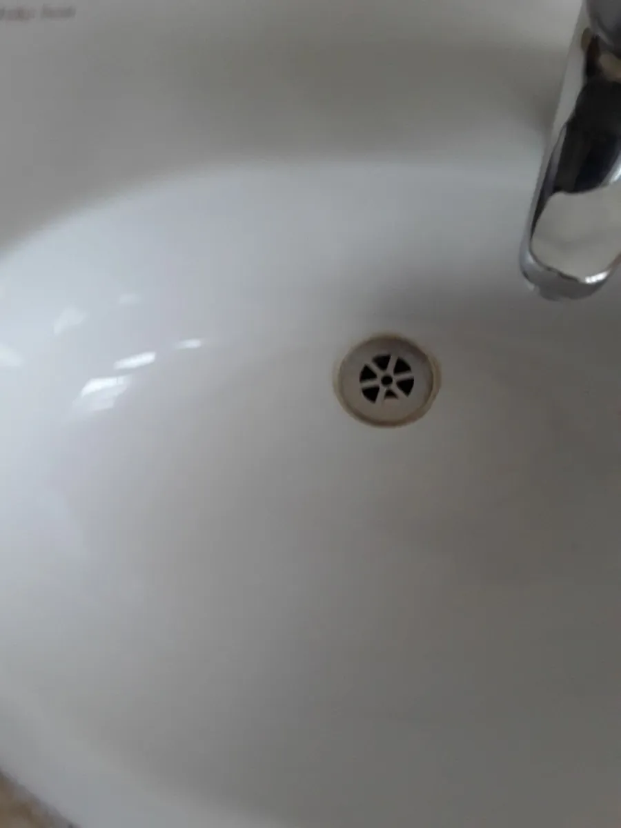 Sink pedestal taps perfect condition - Image 2
