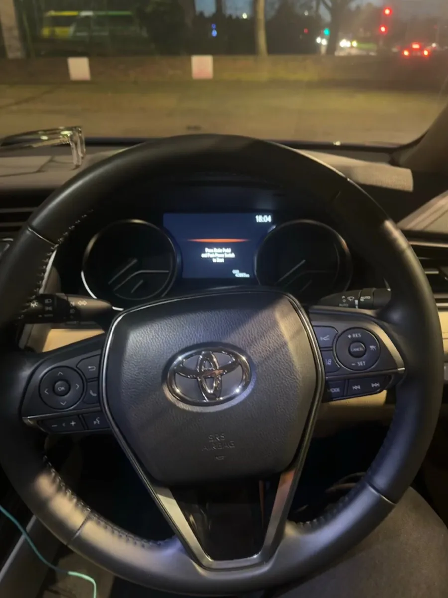 Toyota Camry 2021 - Image 3
