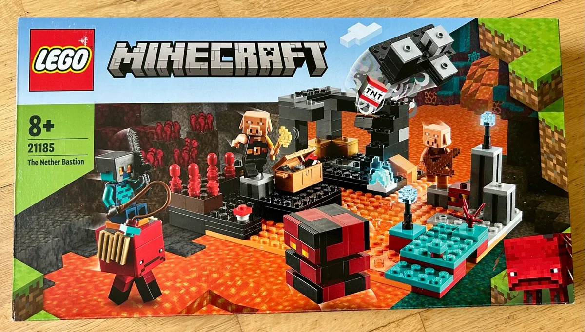 Lego Minecraft - The Nether Bastion - 21185 - Image 1
