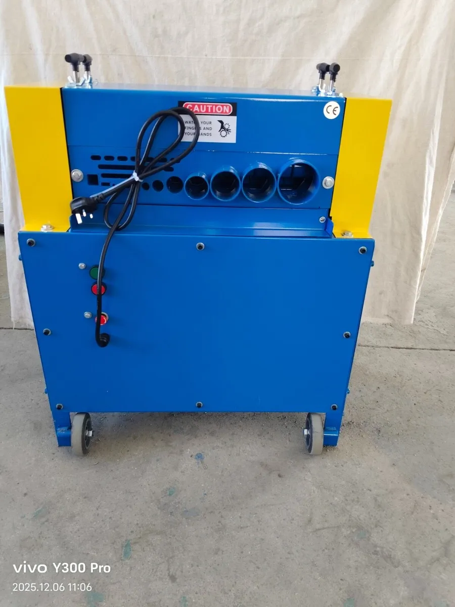 Heavy duty professional wire stripping machine NEW - Image 1