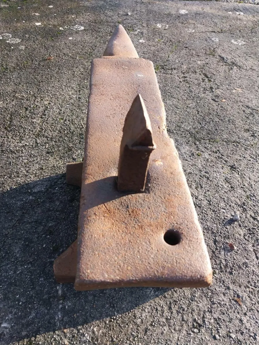Blacksmiths Anvil - Image 2