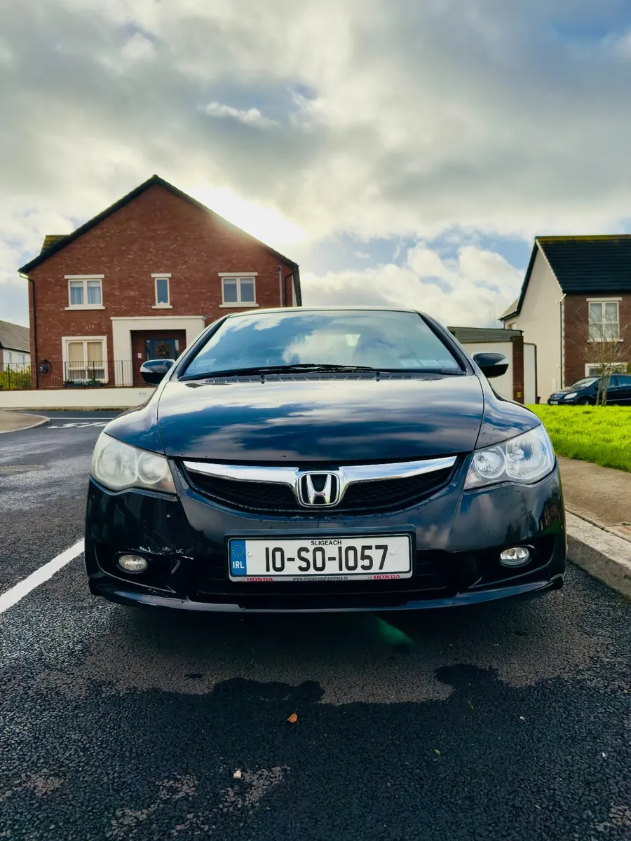 Honda Civic 2010 - Image 1