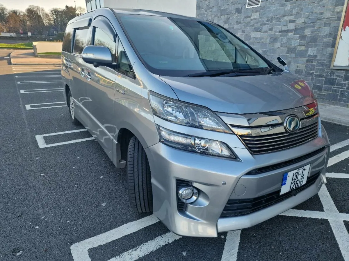 2013 Toyota Vellfire hybrid 2.4L 7seats 125k km - Image 4