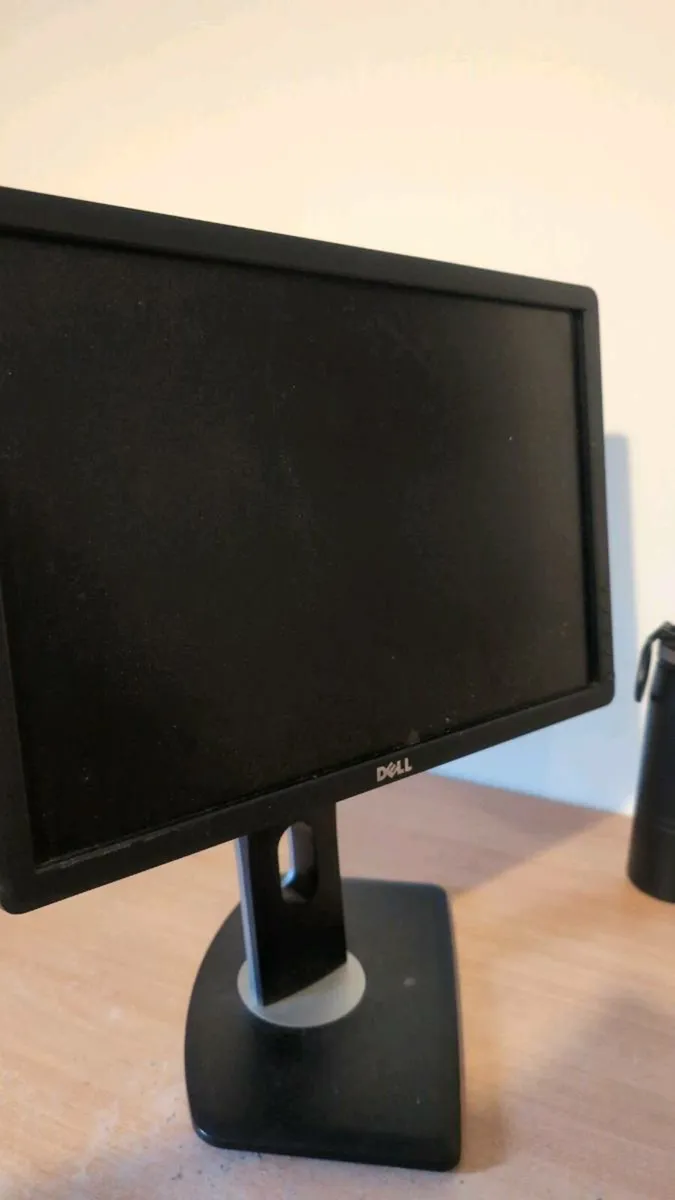 Dell 19'' Monitor - Image 1