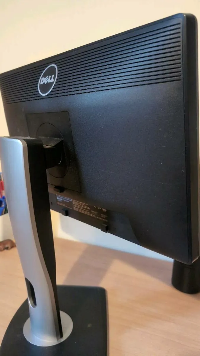 Dell 19'' Monitor - Image 2