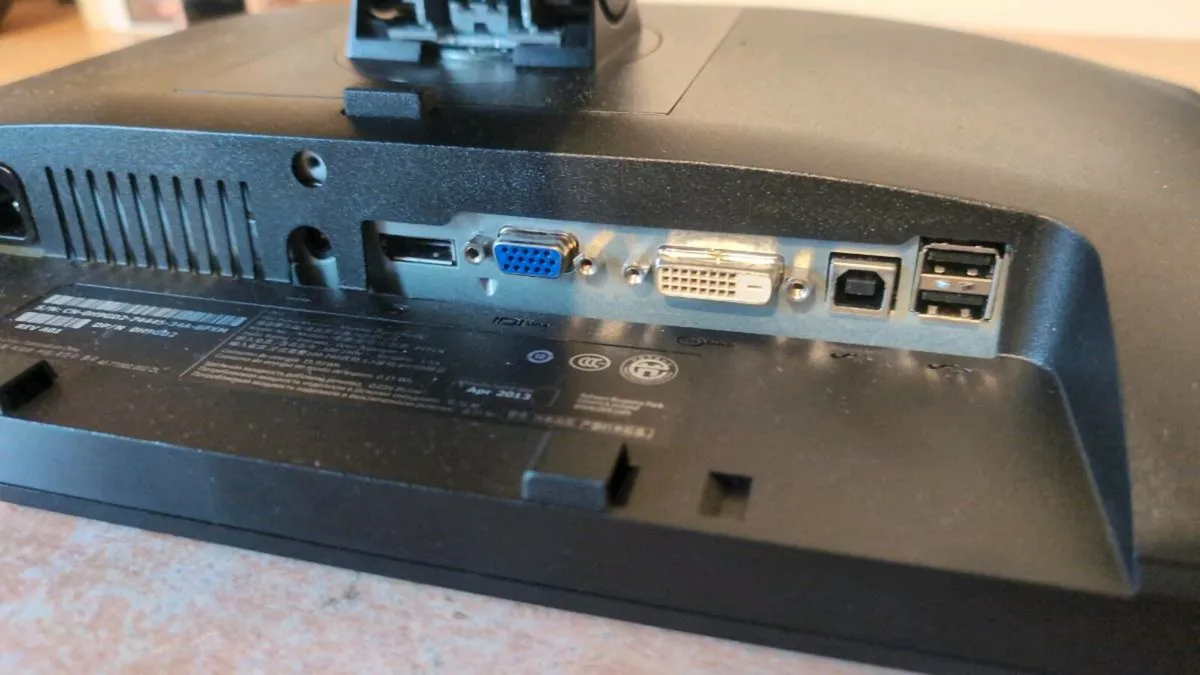 Dell 19'' Monitor - Image 3