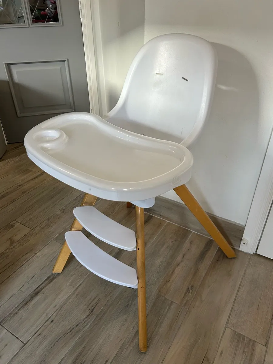 High Chair free - Image 1