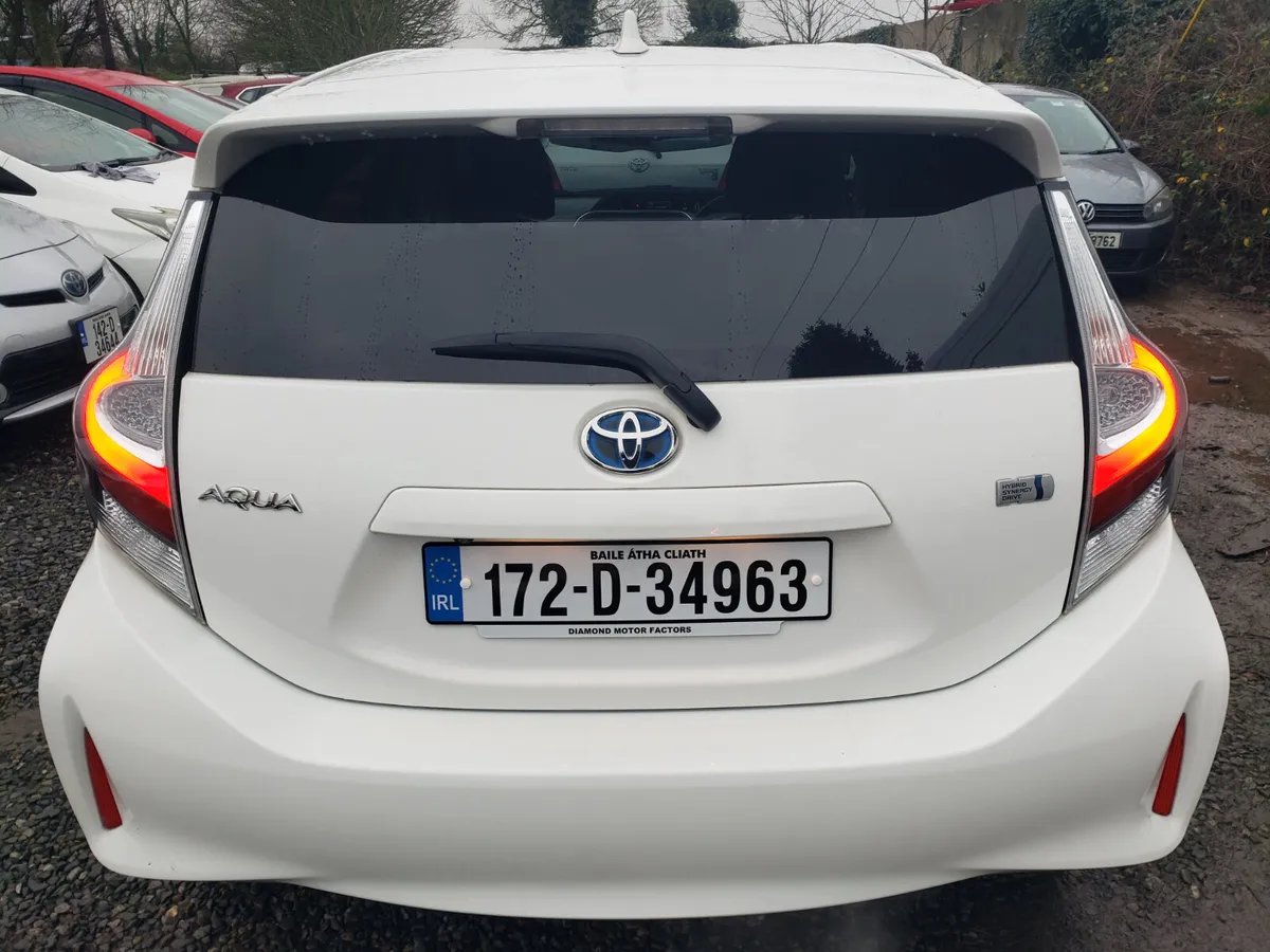 Toyota Aqua 2017 - Image 2