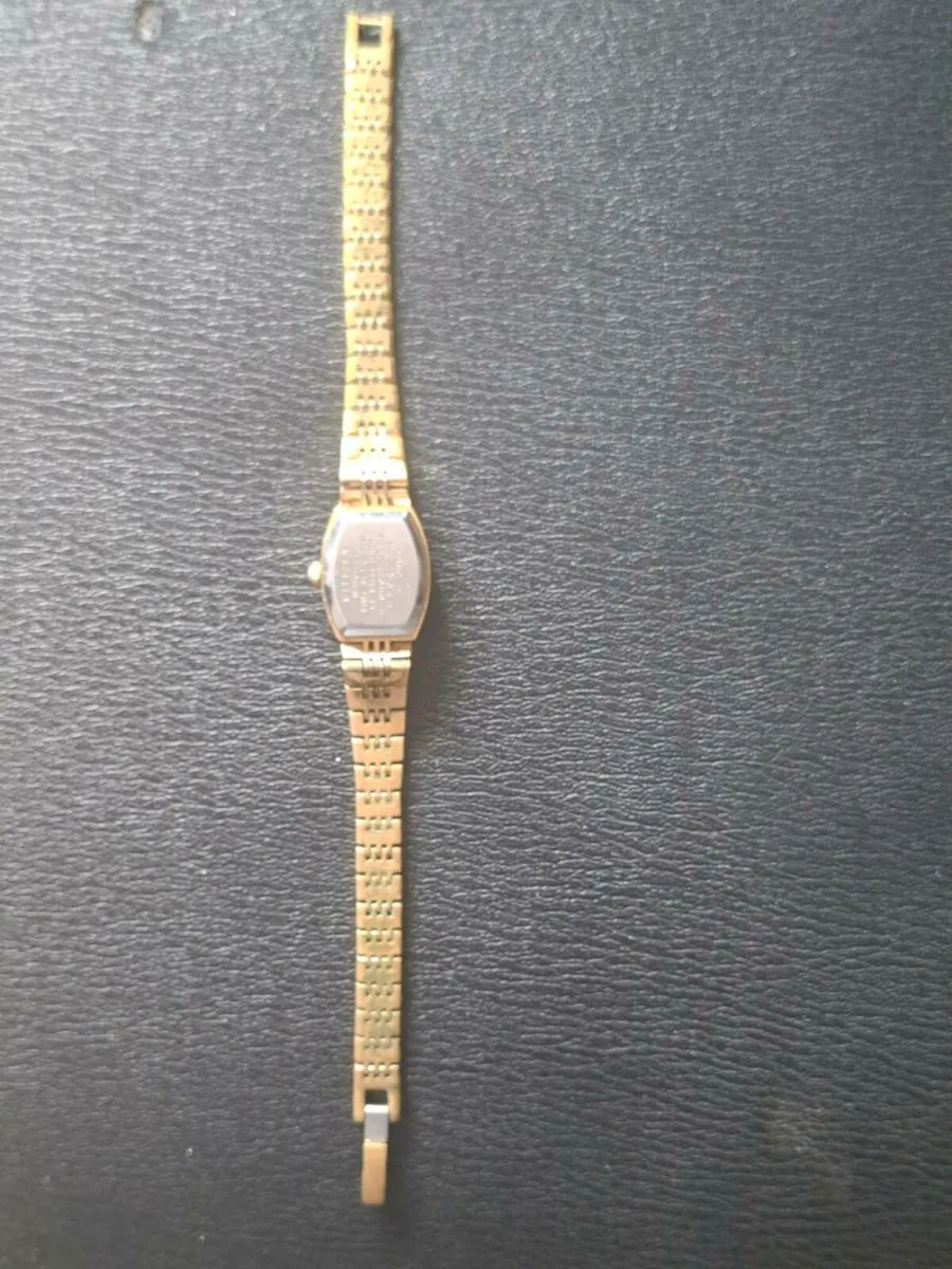 Lovely Vintage 1980's Ladie's Citizen Gold Watch - Image 4