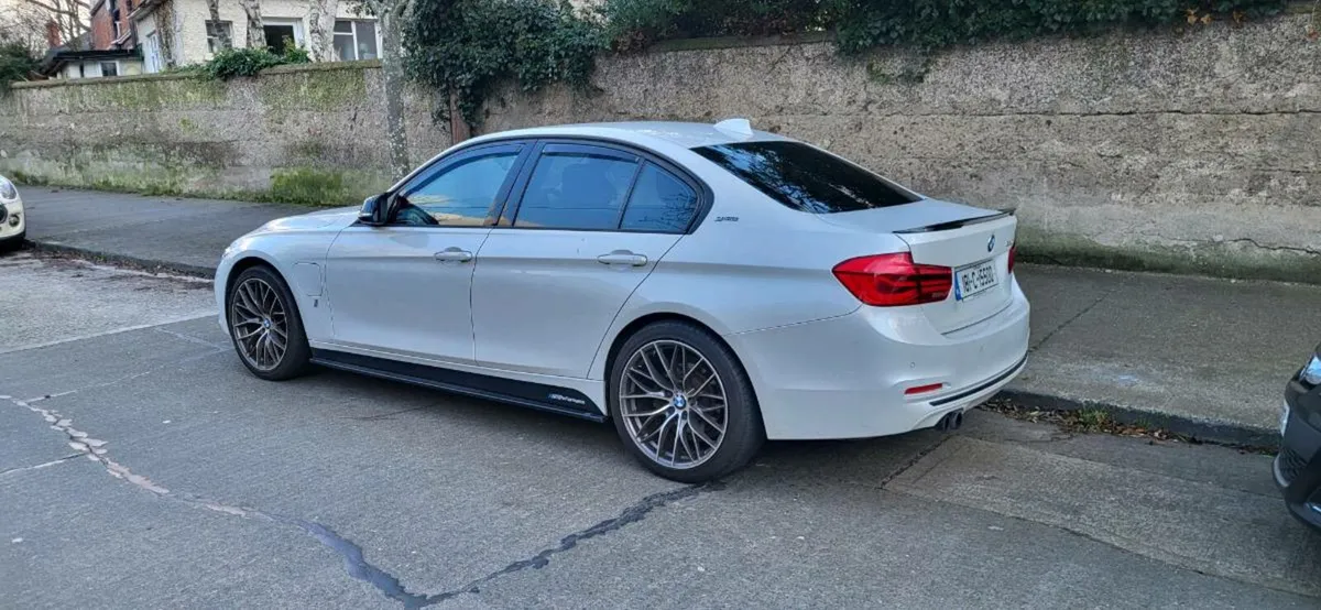 BMW E330 PLUG-IN HIBRID - Image 2