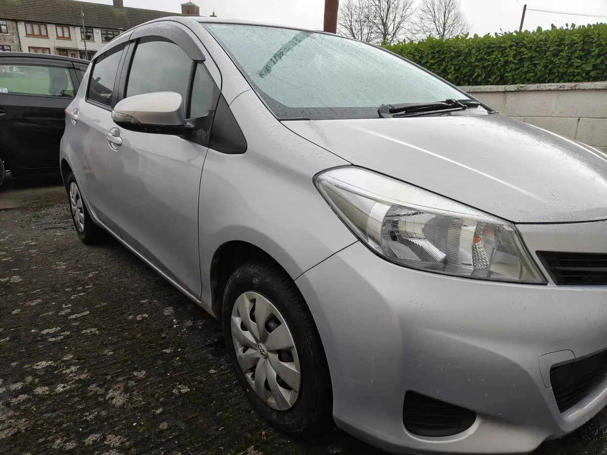 Toyota vitz 2014 automatic - Image 2