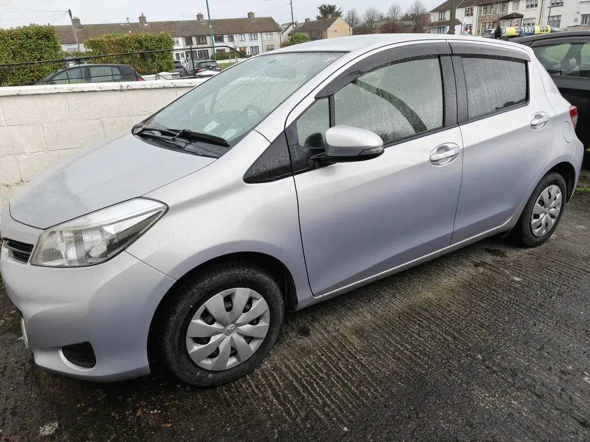 Toyota vitz 2014 automatic - Image 3