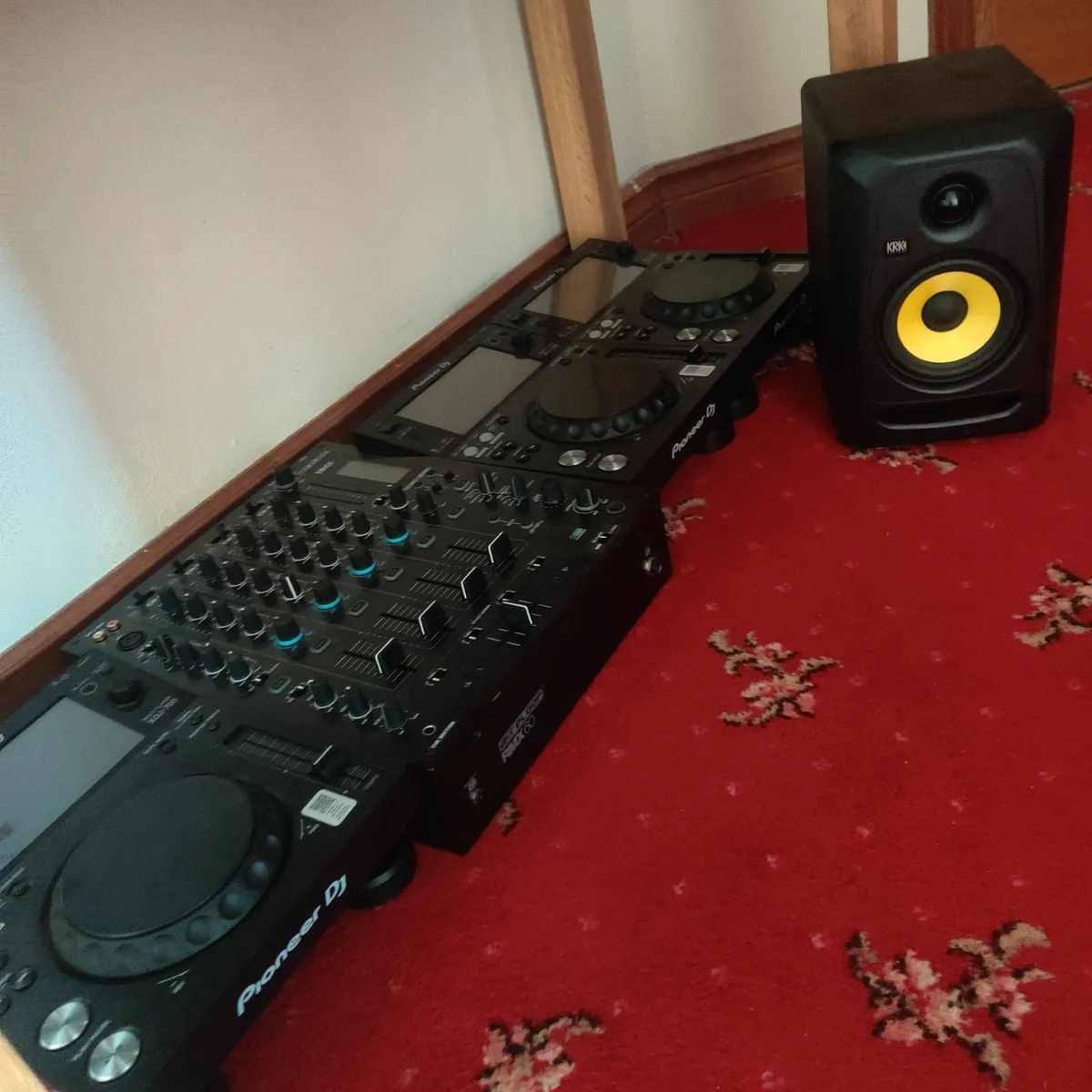 x3 XDJ700'S x1 RELOOP RMX 60, MONITOR & HEADPHONES - Image 1