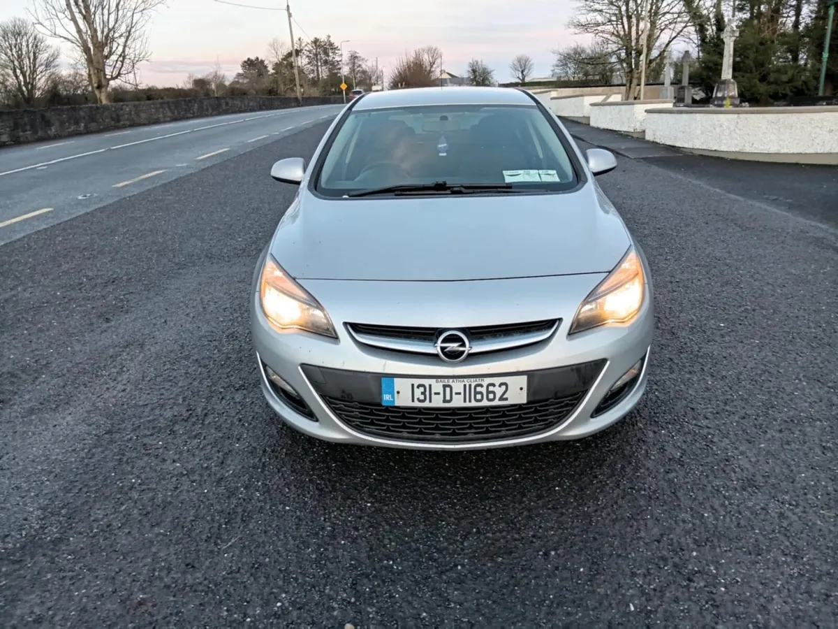 2013 Opel  Astra 1.7Diesel Hatchback - Image 1