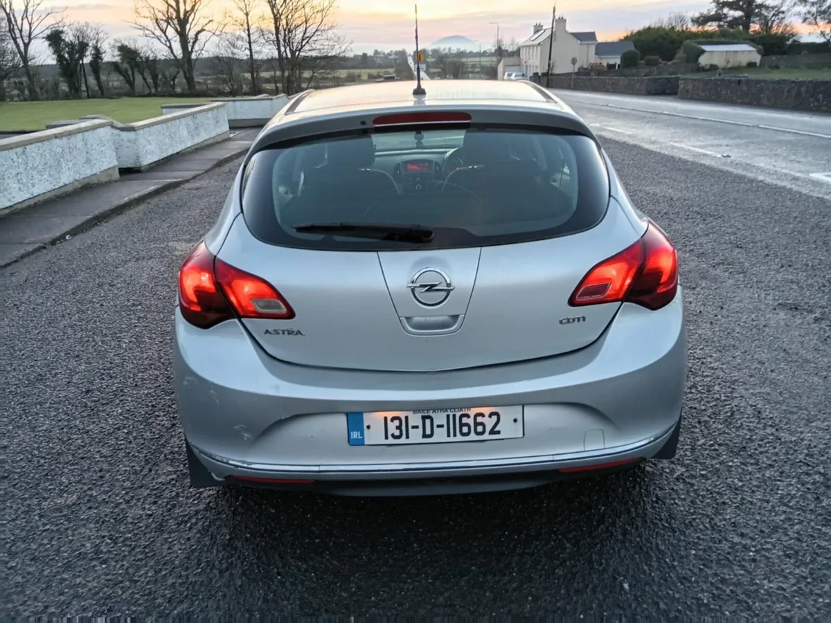 2013 Opel  Astra 1.7Diesel Hatchback - Image 2