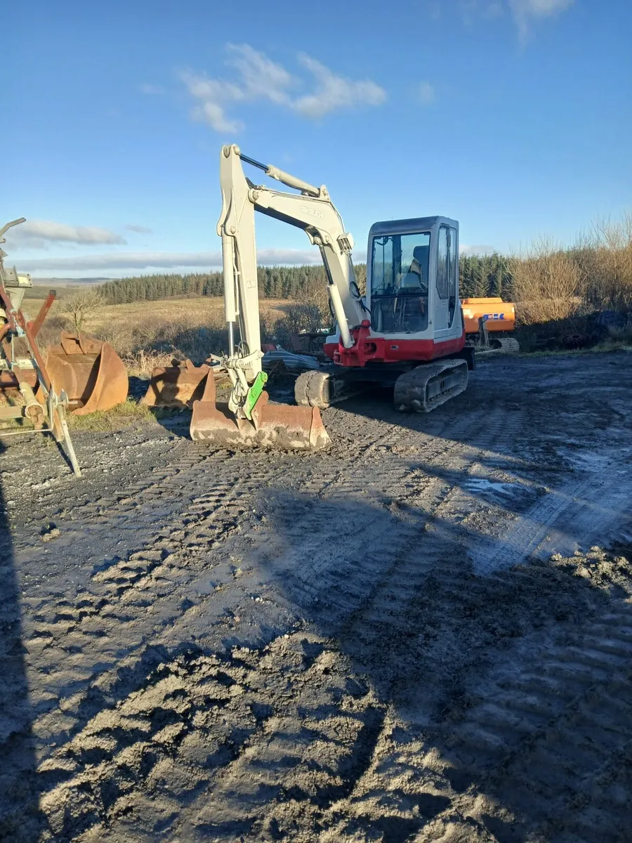 Takeuchi 145 5.5 tonne digger - Image 1