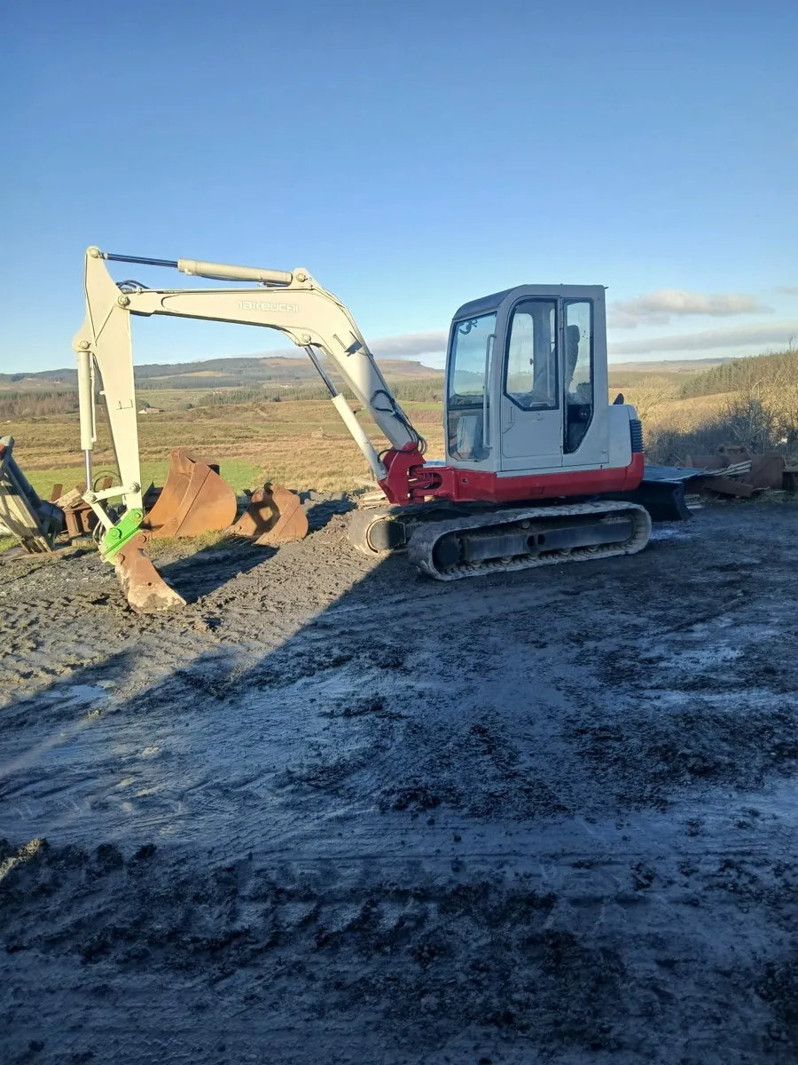 Takeuchi 145 5.5 tonne digger - Image 2