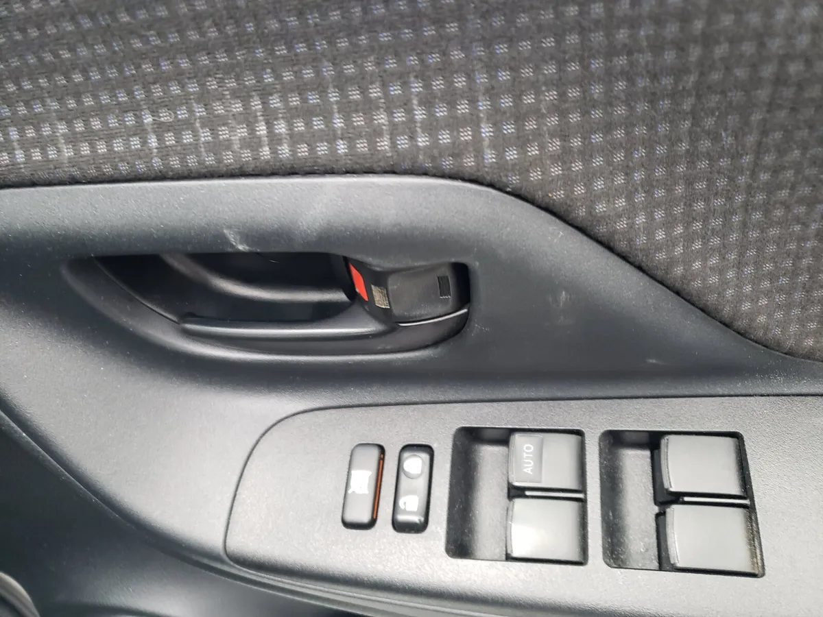 Toyota Vitz 2018 - Image 3