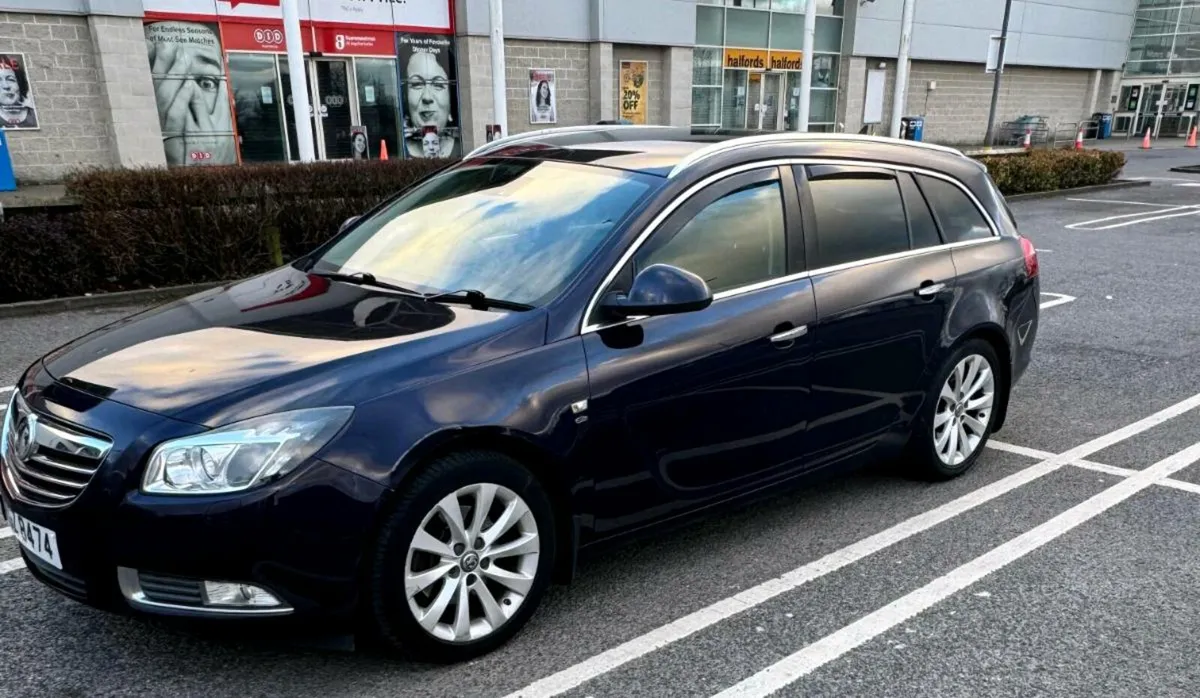 Vauxhall Insignia - Image 2