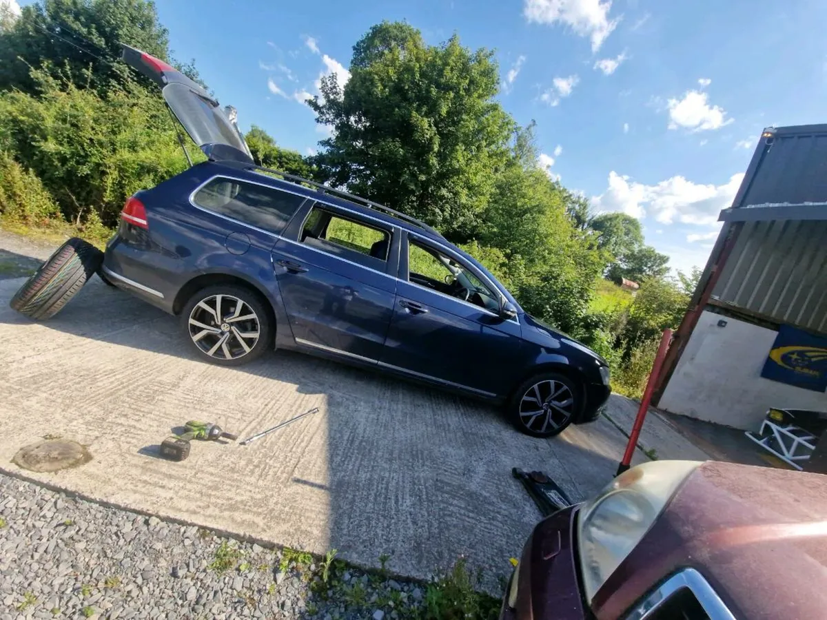 2013 Volkswagen Passat estate - Image 2