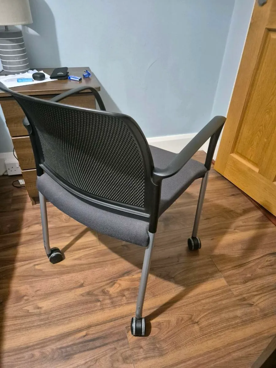 Office chair - Image 2