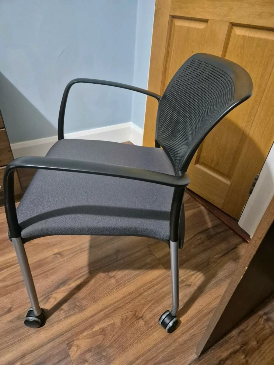 Office chair - Image 3