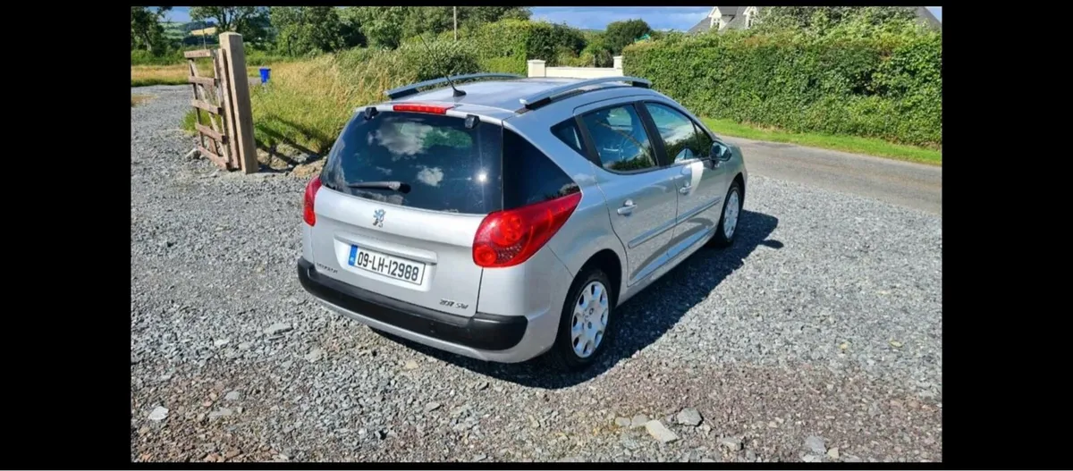 Peugeot 207 Silver Estate - Image 2