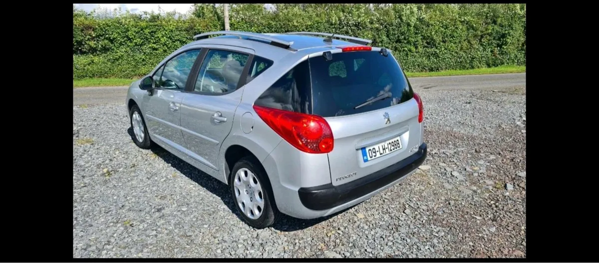 Peugeot 207 Silver Estate - Image 3