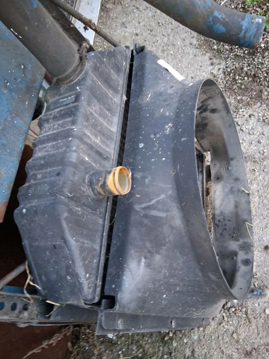 Ford 6700 radiator - Image 4