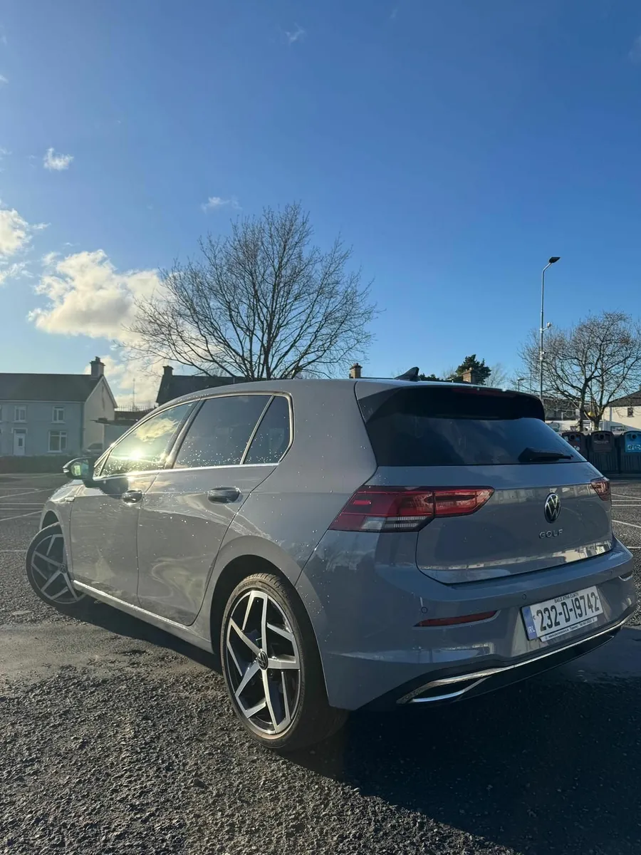Volkswagen Golf 2023 - Image 4