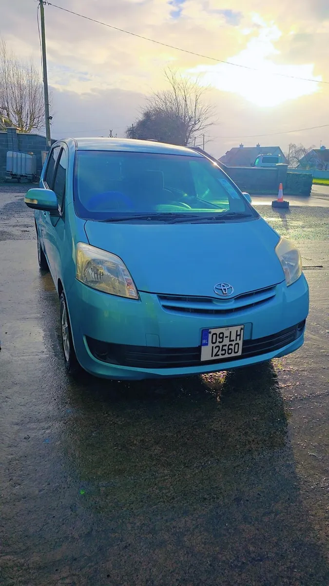 Toyota passo 7seater automatic - Image 2