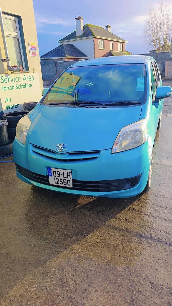 Toyota passo 7seater automatic - Image 4