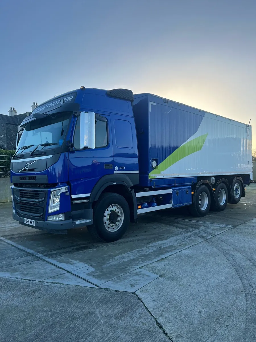 Volvo FM Tridem Bulk Blower - Image 4