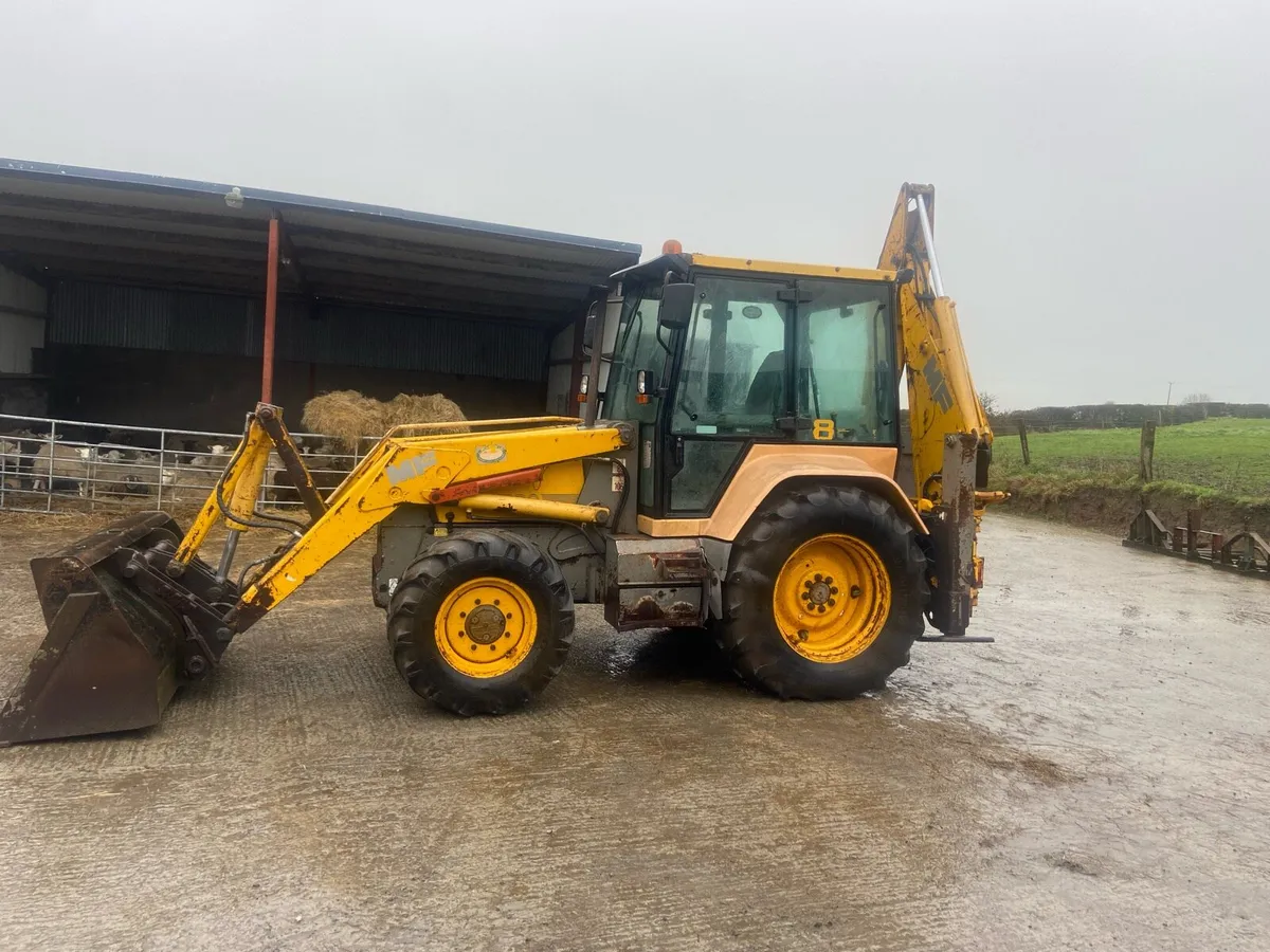 MF Fermec  860 digger - Image 1