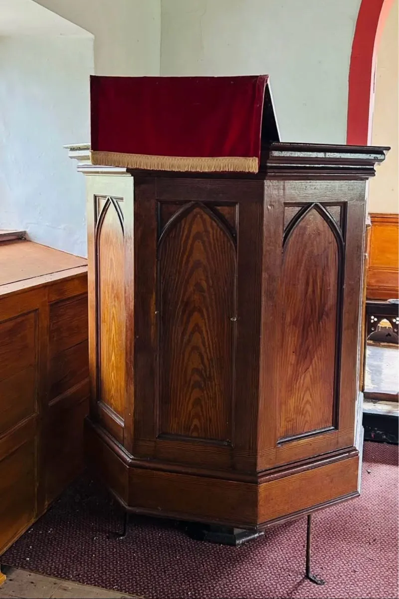 Church pulpit - Image 1