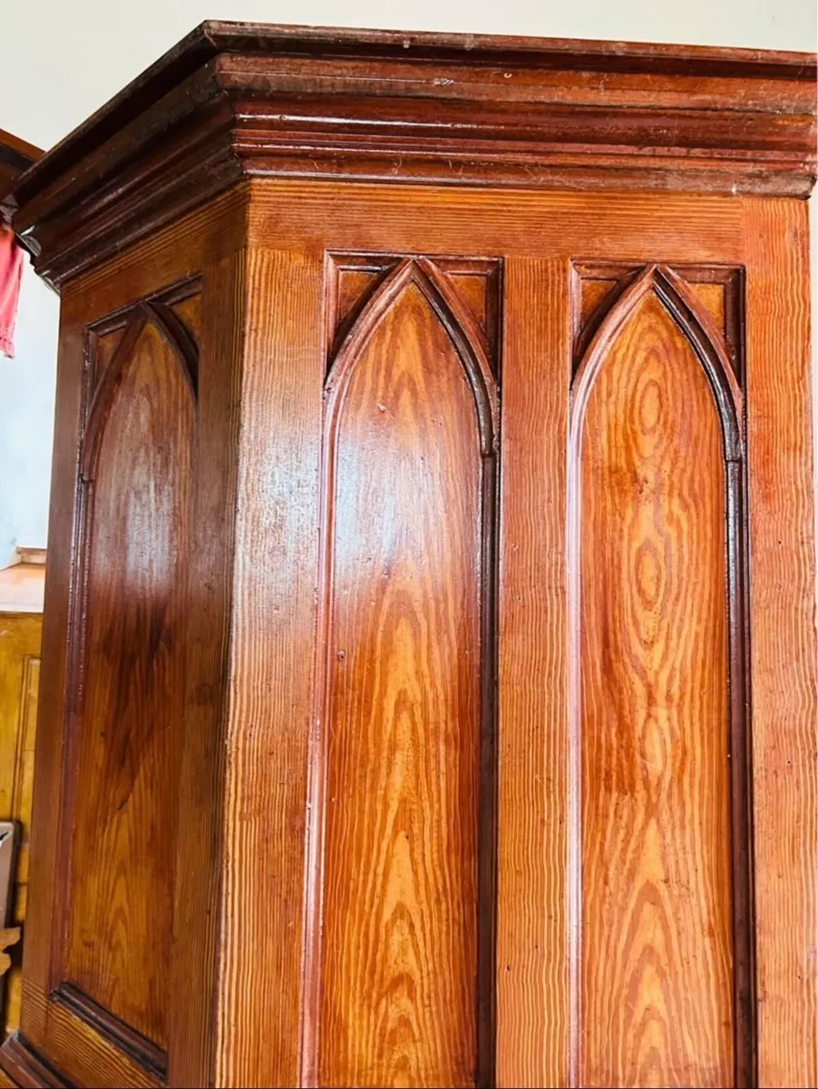 Church pulpit - Image 2