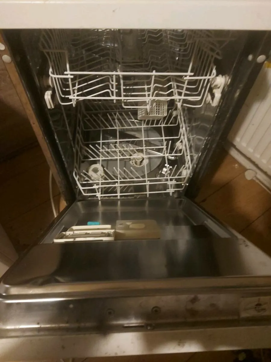 Dishwasher - Image 2