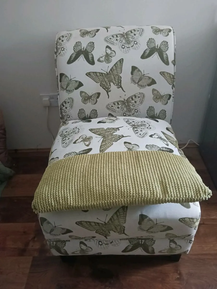 Beautiful comfortable butterfly chair, like new - Image 3