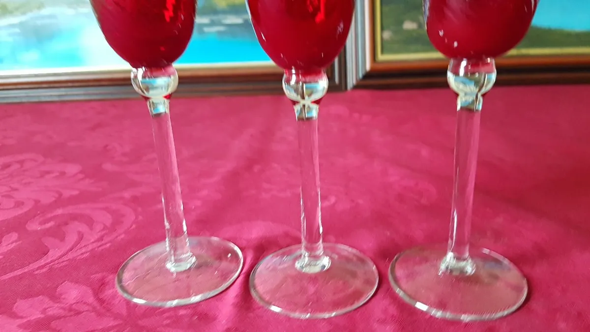 3 Piece Ruby Red Stemmed Swirl Champagne Flutes - Image 4