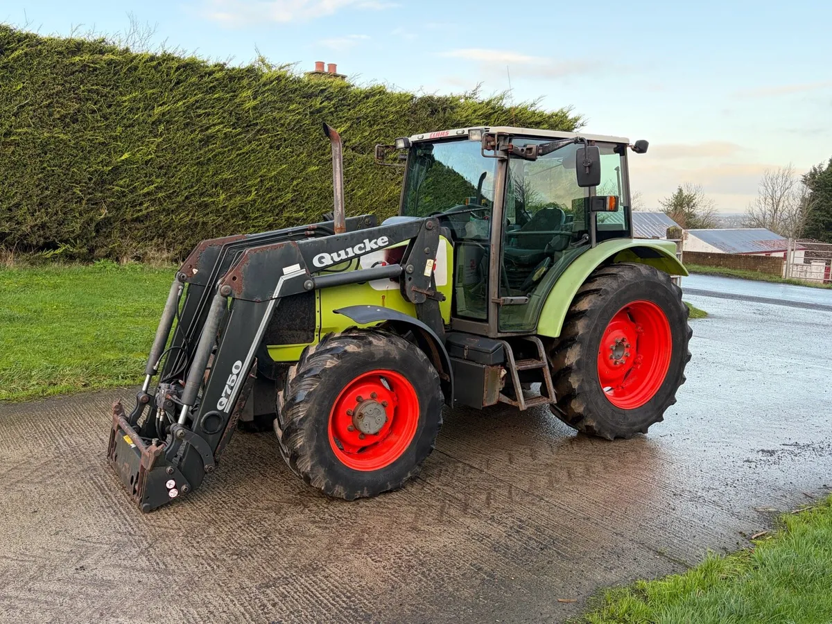 Claas 446 and loader - Image 1