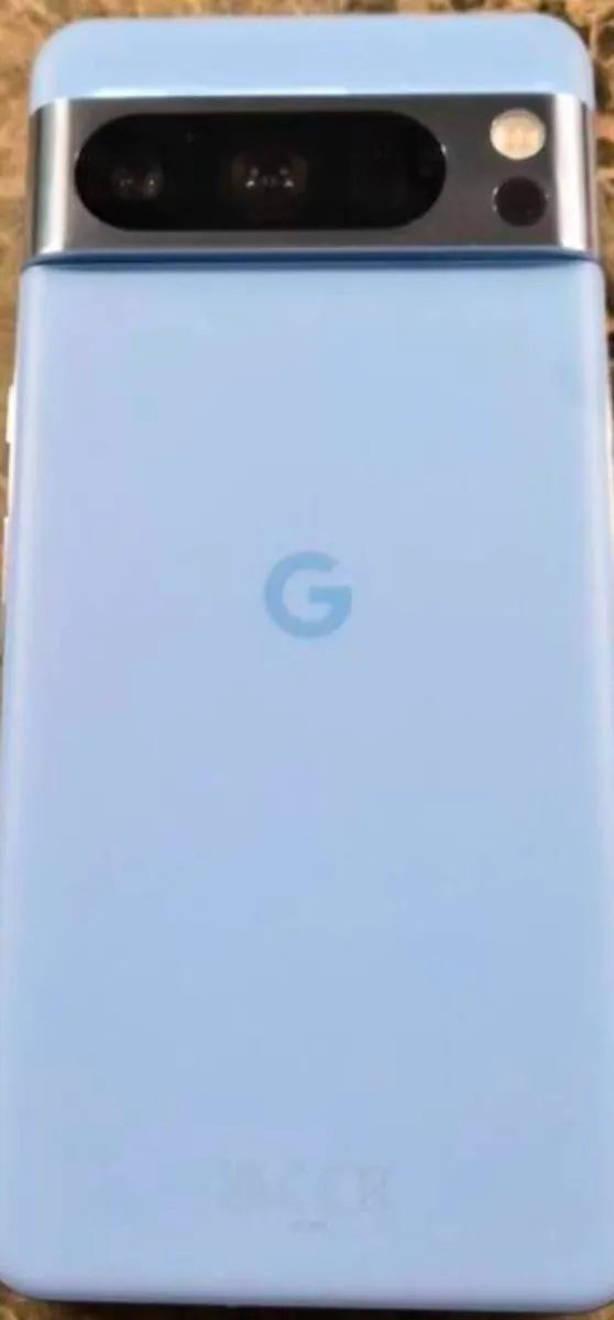 Pixel 8 Pro like new - Image 2