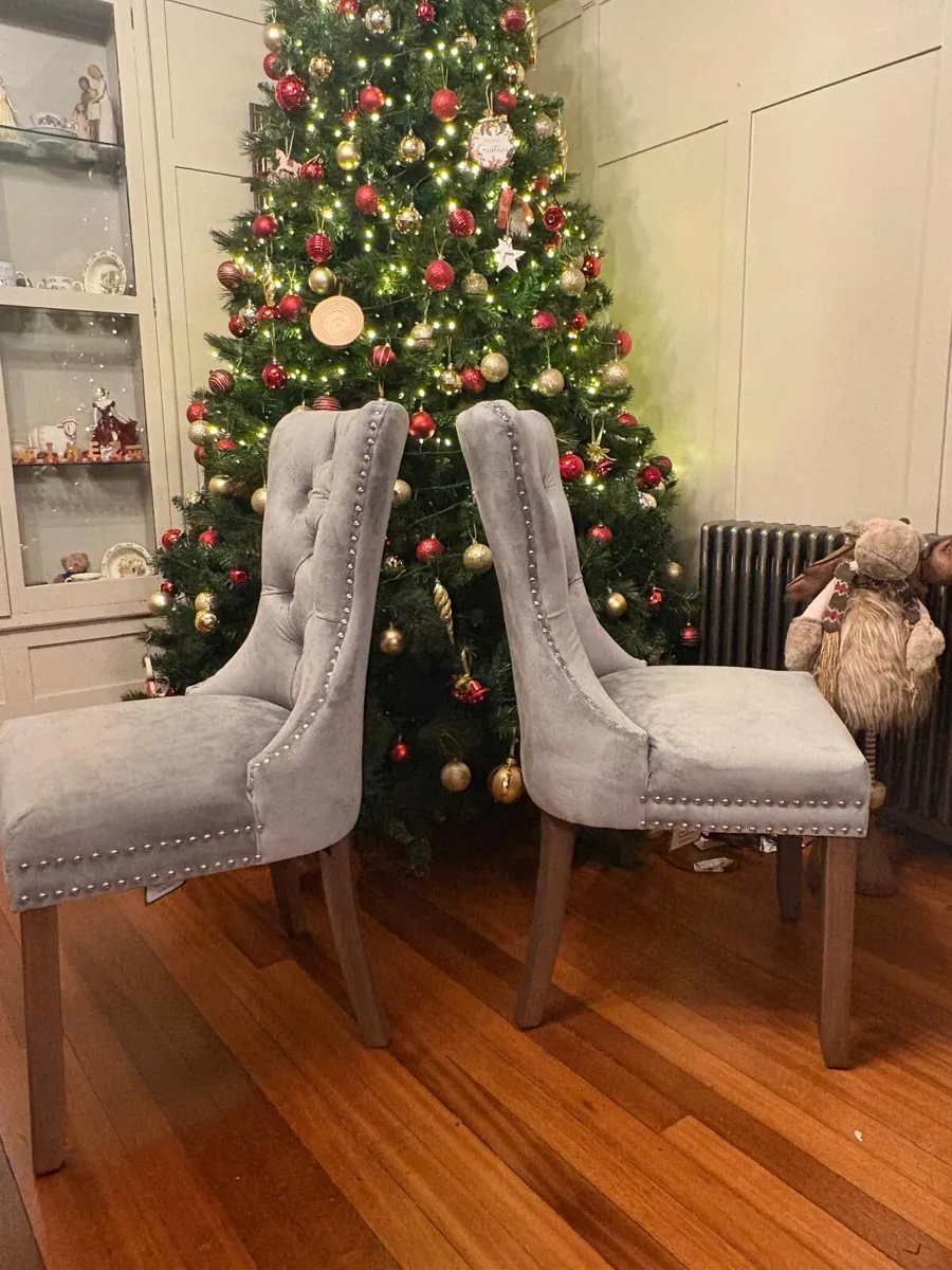 BRAND NEW COACH HOUSE CHAIRS - Image 4