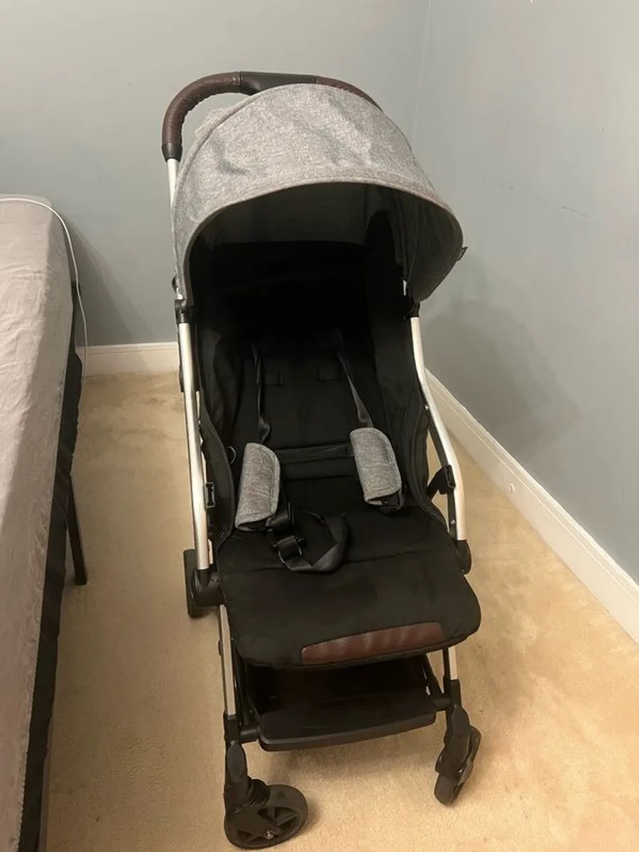 Zummi Explorer stroller, in good condition, only the front bumper is missing. - Image 2
