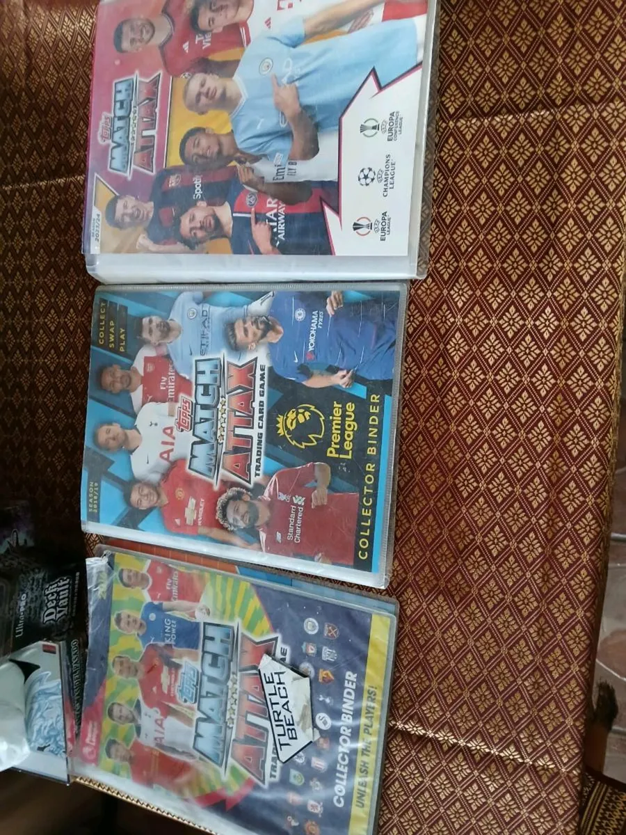 Football cards - Image 1