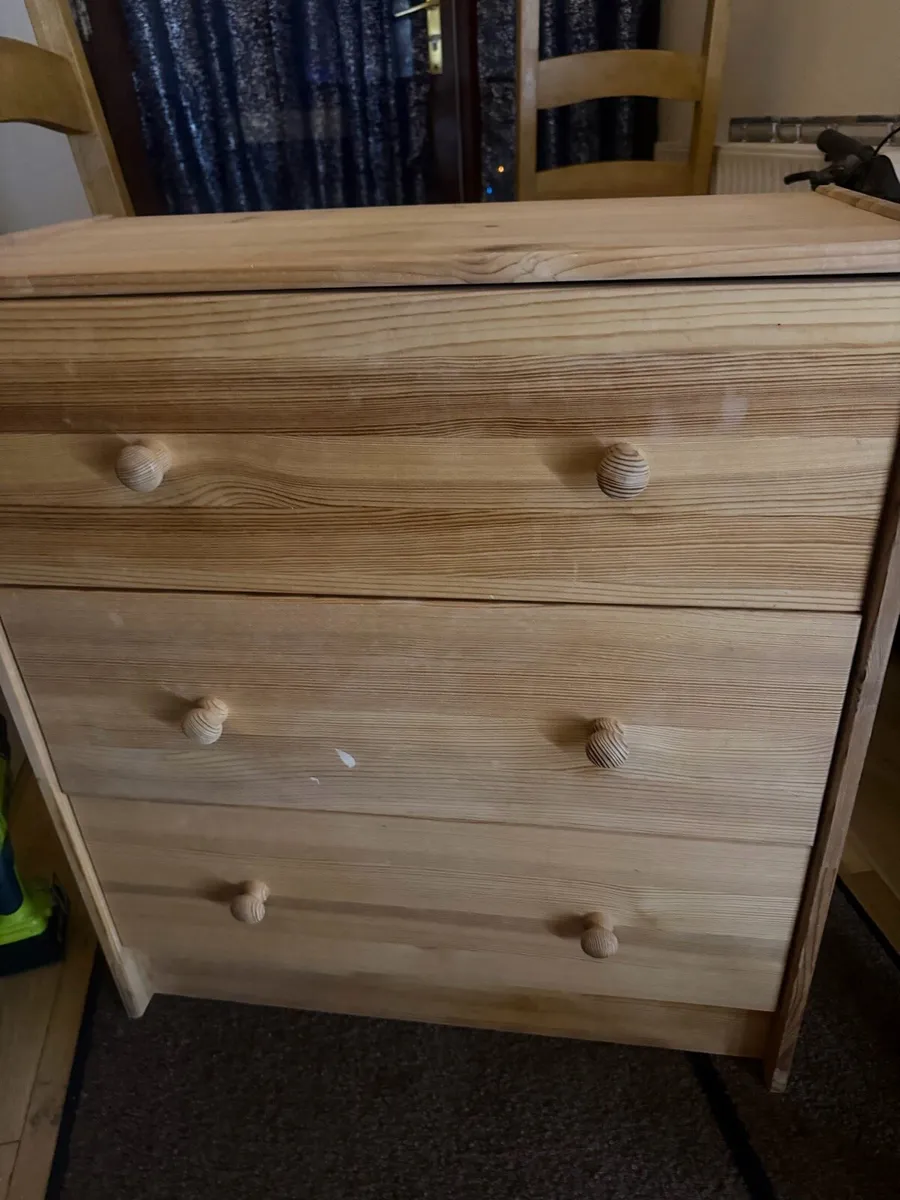 Chest of drawers - Image 1