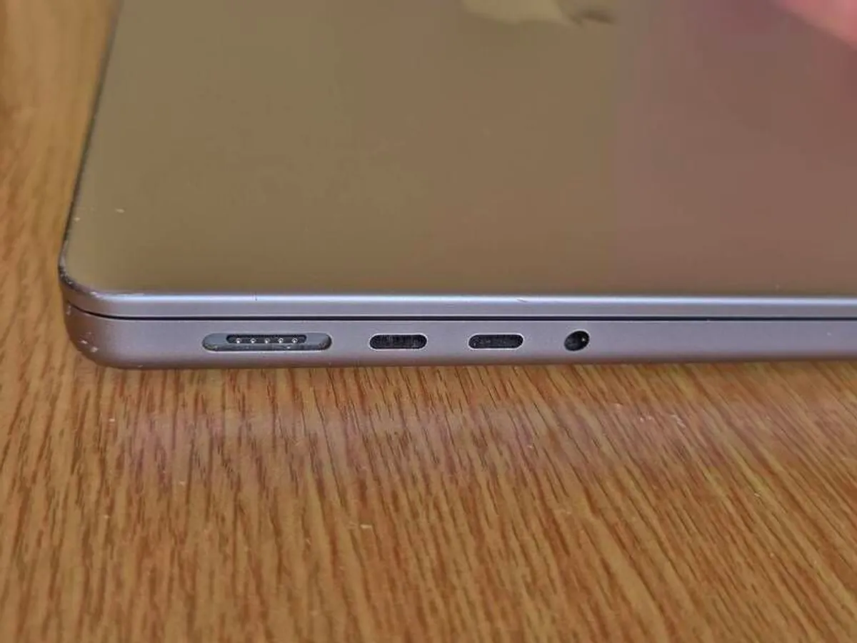 Apple Macbook Pro 2021 M1 Pro 14" 16gb 512gb - Image 4