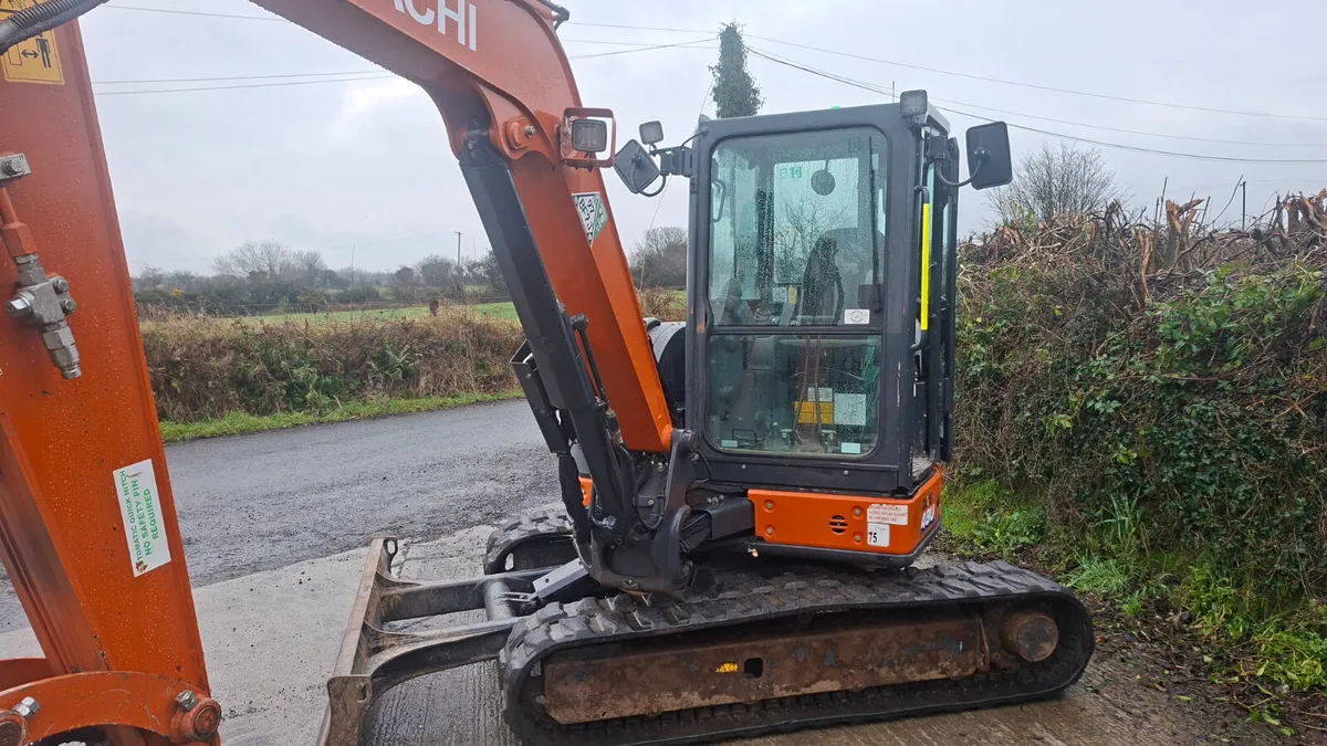 2022 Hitachi 48u.6  very tidy - Image 3